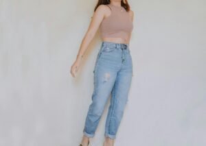 How to Style Mom Jeans – An Ultimate Guide